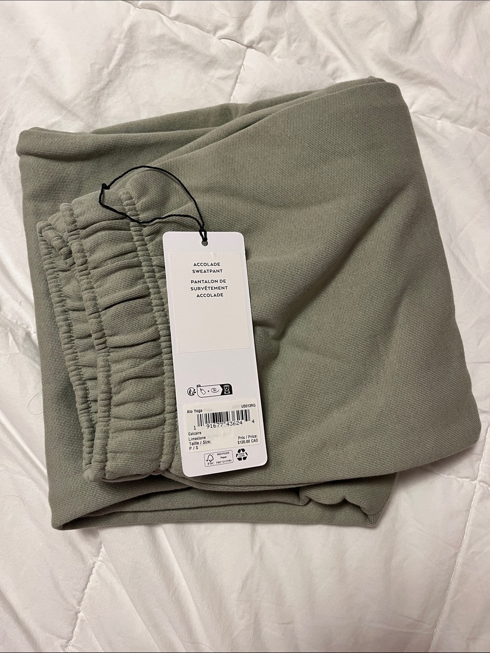 alo Limestone Green Jogger Pants Size Small NWT